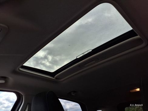 Used 2021 Ford EcoSport SE image 16