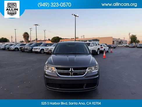 Used 2017 Dodge Journey SE w/ Flexible Seating Group FWD image 2