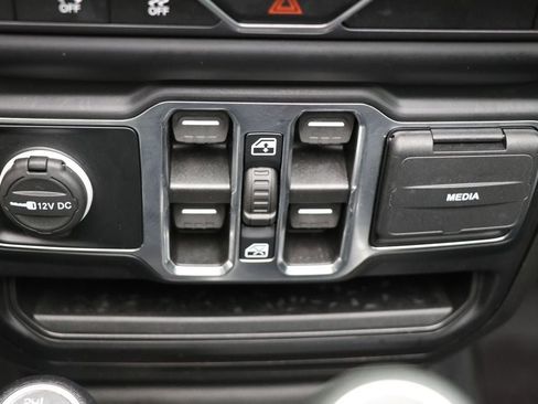 Used 2022 Jeep Wrangler Unlimited Sport AWD/4WD image 26