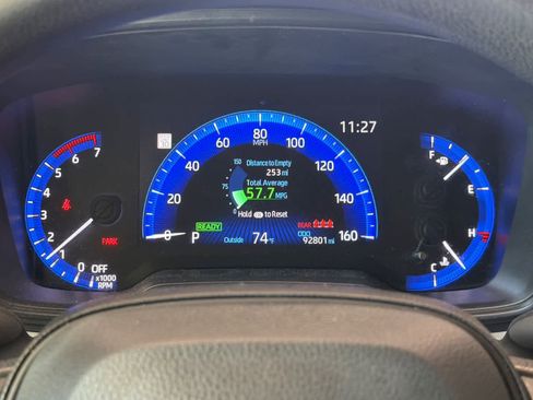 Used 2022 Toyota Corolla LE FWD image 26