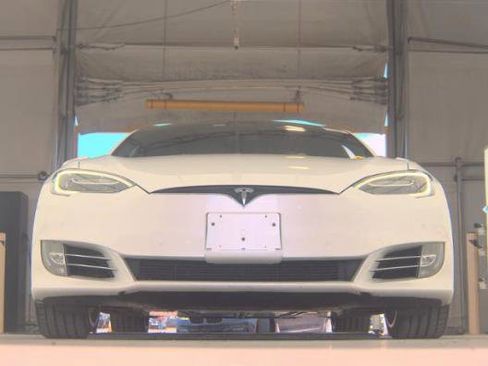 Used 2017 Tesla Model S 75 image 6