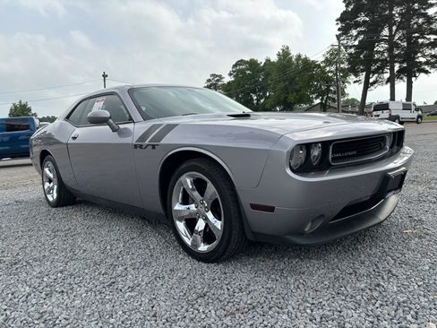 Used 2013 Dodge Challenger R/T RWD image 8