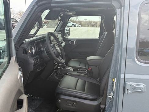New 2026 Jeep Gladiator Sport image 15