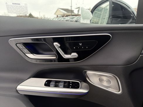 Used 2026 Mercedes-Benz GLC 300 4MATIC image 14