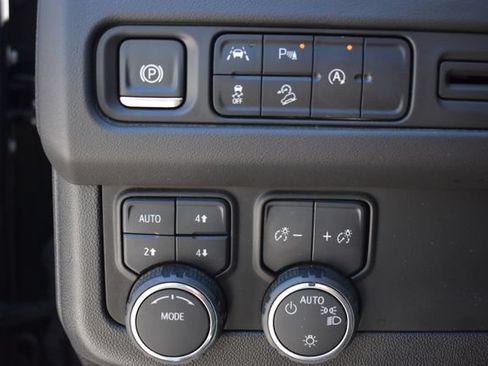 Used 2024 Chevrolet Suburban Premier AWD/4WD image 24