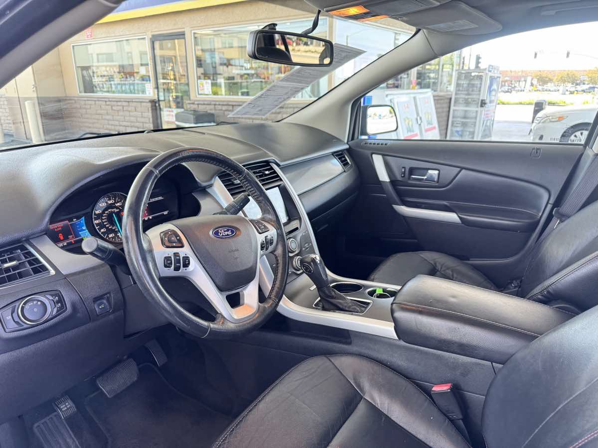 Used 2013 Ford Edge SEL FWD image 34