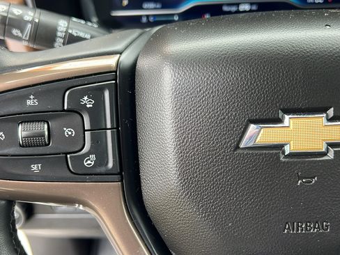 Used 2023 Chevrolet Suburban High Country AWD/4WD image 30