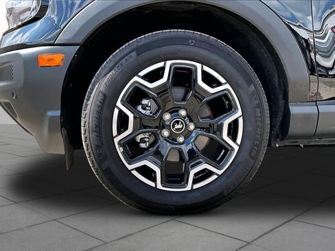 Certified 2025 Ford Bronco Sport Outer Banks w/ Outer Banks Tech Package+ AWD/4WD image 16