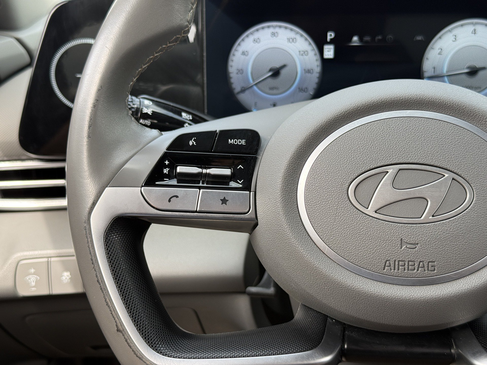 Used 2025 Hyundai Elantra SEL FWD image 22