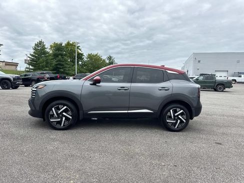 Certified 2025 Nissan Kicks SV FWD image 8