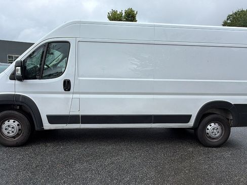 Used 2023 RAM ProMaster 2500 FWD image 11
