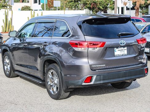 Used 2019 Toyota Highlander Limited Platinum image 7