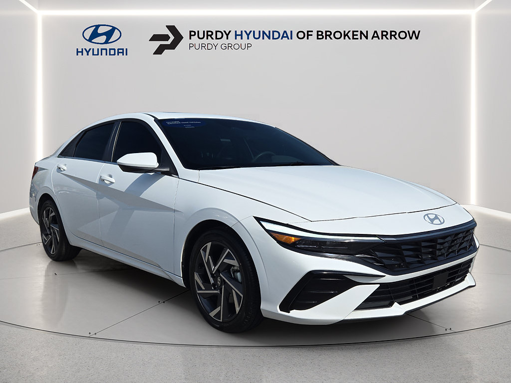 Certified 2025 Hyundai Elantra SEL FWD image 1
