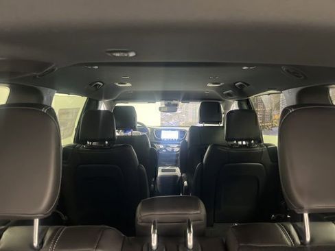 New 2026 Chrysler Pacifica Select image 30