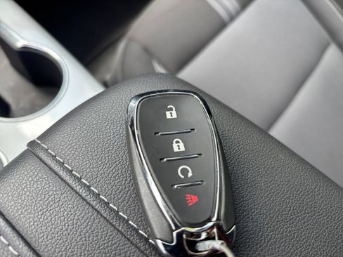 Used 2025 Chevrolet Blazer LT FWD image 18