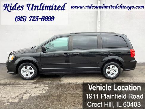 Used 2012 Dodge Grand Caravan SXT w/ Entertainment Group 1 FWD image 3