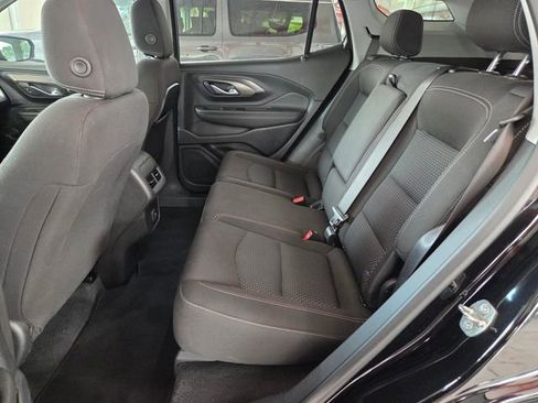 Used 2023 GMC Terrain SLE w/ Driver Convenience Package FWD image 5