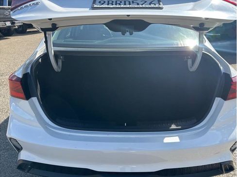 Used 2022 Kia Forte LXS w/ LXS Technology Package image 7