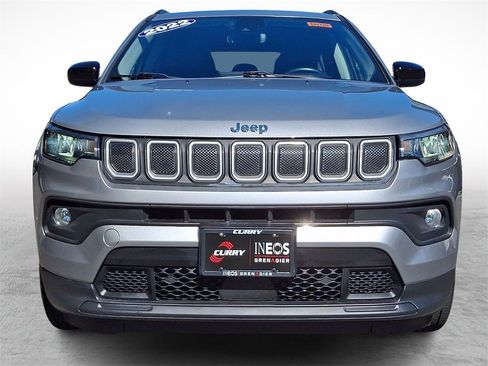 Used 2022 Jeep Compass Latitude image 2
