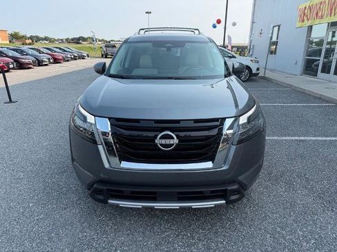 Used 2025 Nissan Pathfinder SL w/ Cargo Package AWD/4WD image 3