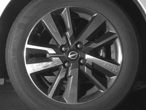 Used 2025 Nissan Versa SV FWD image 13
