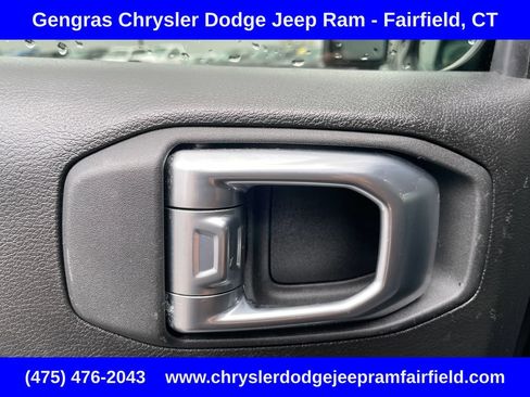 Used 2024 Jeep Wrangler Unlimited AWD/4WD image 39