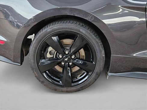 Used 2022 Ford Mustang GT Premium w/ Black Accent Package RWD image 17