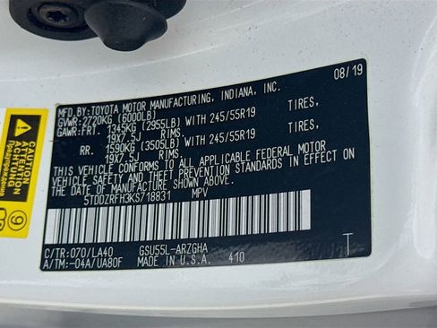 Certified 2019 Toyota Highlander Limited Platinum image 30