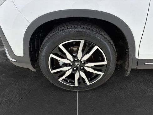 Used 2020 Honda Pilot Touring image 9