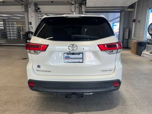 Used 2019 Toyota Highlander XLE AWD/4WD image 5