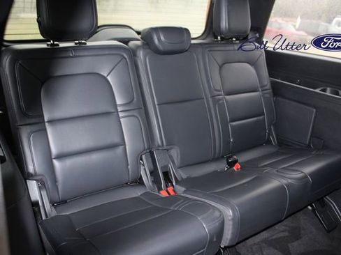 Used 2024 Lincoln Navigator Premiere image 13