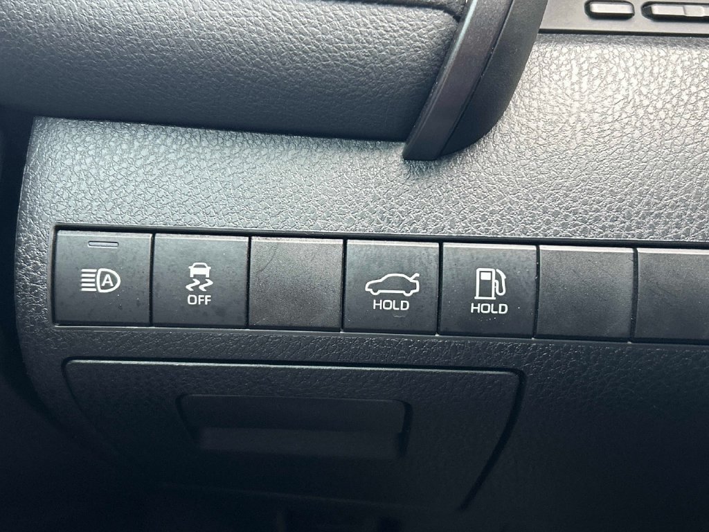 Used 2019 Toyota Camry SE FWD image 18