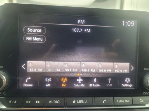 Used 2022 Nissan Rogue SV FWD image 25