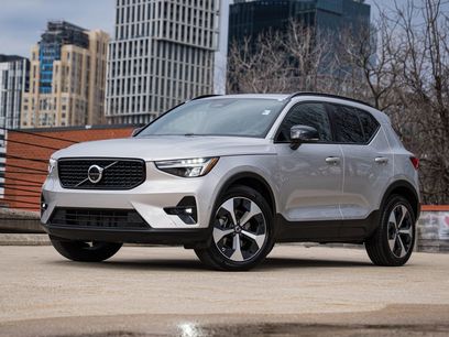 Certified 2025 Volvo XC40 B5 Plus