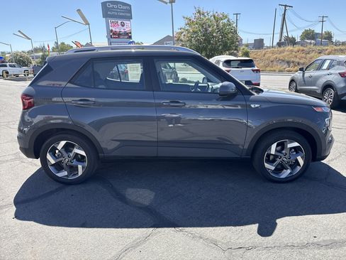 Used 2025 Hyundai Venue SEL FWD image 6