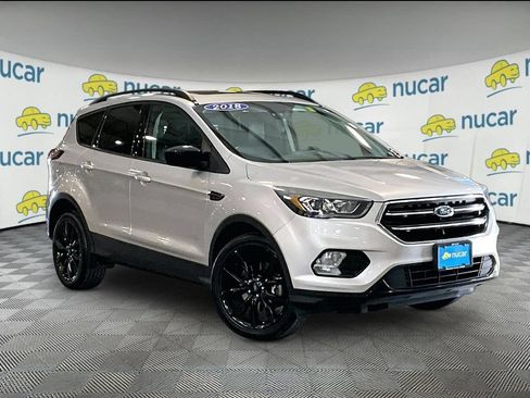Used 2018 Ford Escape SE w/ SE Sport Appearance Package AWD/4WD image 1