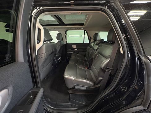 Used 2025 Ford Expedition Active image 27