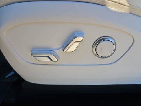 New 2026 Hyundai Ioniq 9 SEL image 17