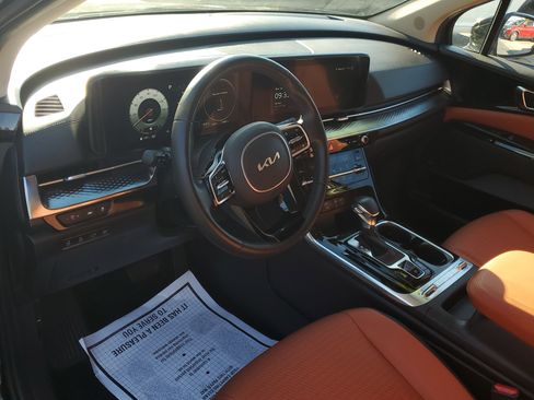 Used 2024 Kia Carnival SX Prestige image 19