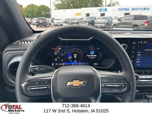 Used 2025 Chevrolet Colorado LT w/ Advanced Trailering Package AWD/4WD image 12