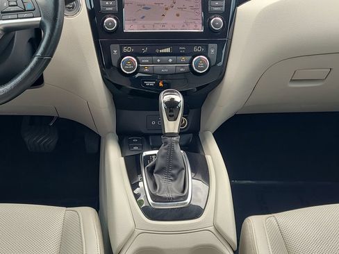 Used 2021 Nissan Rogue Sport SL FWD image 15