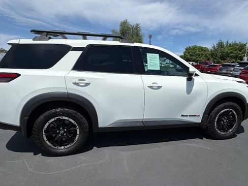 Used 2024 Nissan Pathfinder Rock Creek AWD/4WD image 3