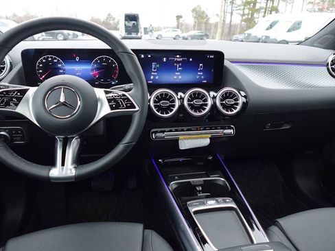 Used 2026 Mercedes-Benz GLA 250 4MATIC image 13