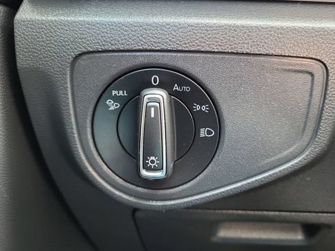 Used 2022 Volkswagen Atlas Cross Sport SE AWD/4WD image 21
