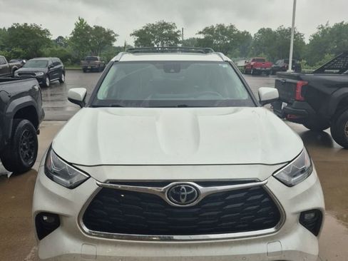 Used 2023 Toyota Highlander Limited AWD/4WD image 6