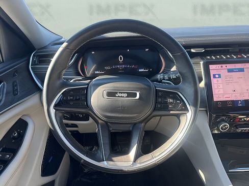 Used 2021 Jeep Grand Cherokee L Overland w/ Luxury Tech Group IV image 16