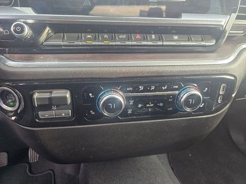 Used 2025 GMC Sierra 1500 SLT image 24