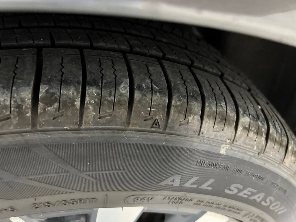 Used 2025 Nissan Altima 2.5 SV FWD image 37
