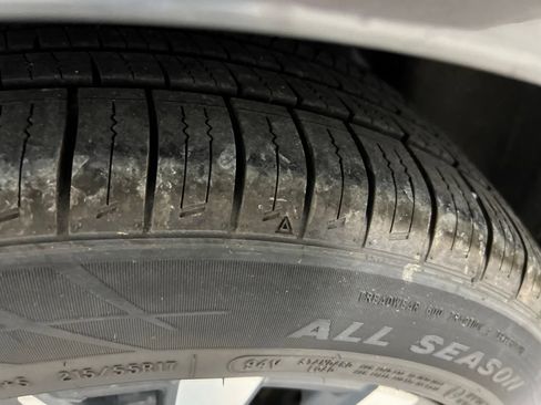 Used 2025 Nissan Altima 2.5 SV FWD image 37