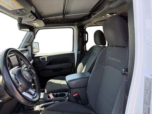 Used 2022 Jeep Wrangler Unlimited Sahara image 10